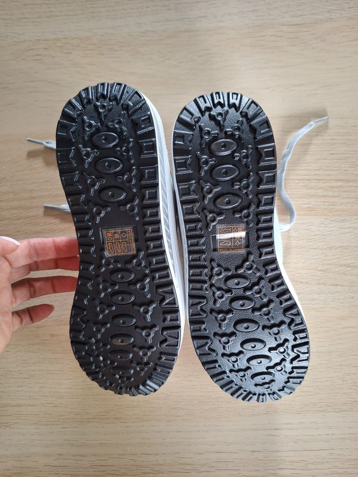 Baskets neuves gris argenté taille 41 - photo numéro 3