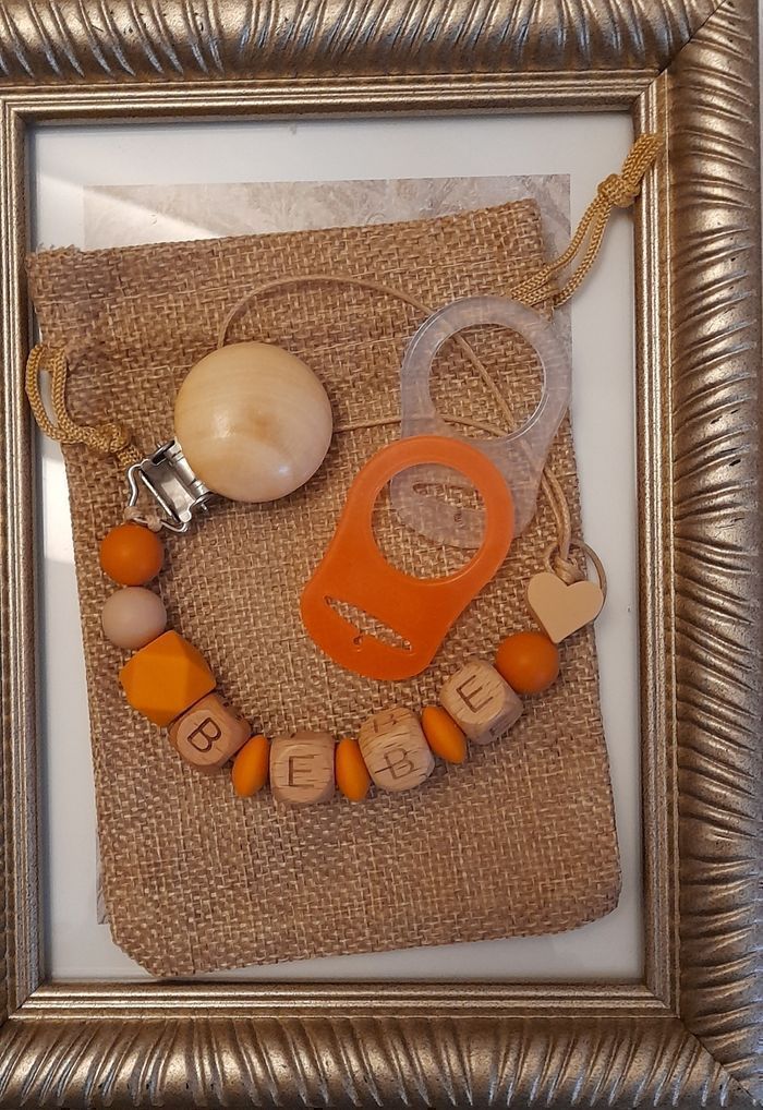 Attache tétine personnalisé avec adaptateur et pochette cadeau - photo numéro 2