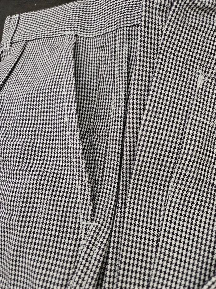 Pantalon de cuisinier.
Bragard.
Taille : 40.
Neuf, mais petite tache à l'intérieur (voir photos). - photo numéro 11
