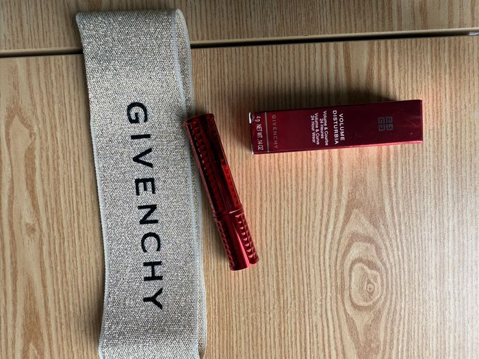 Givenchy - photo numéro 4