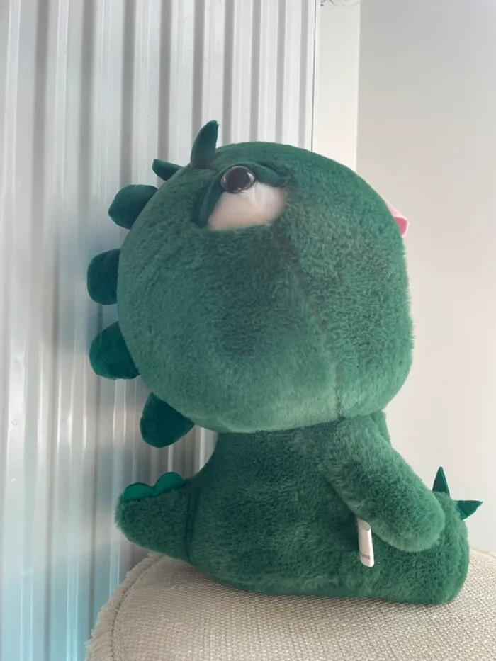Peluche Sanrio Hello Kitty Dinosaure 🦖 - photo numéro 8
