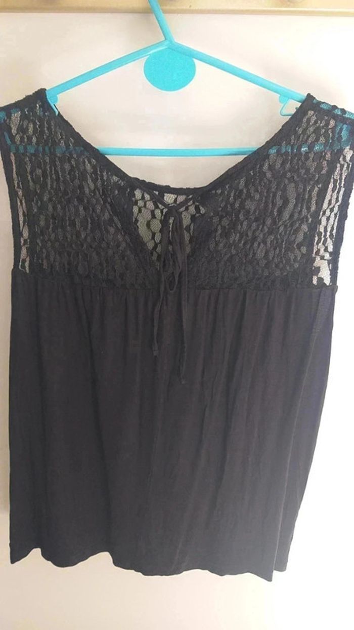 tee shirt sans manches - photo numéro 3