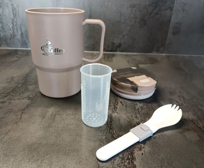 Mug à thé ou café en plastique - photo numéro 3