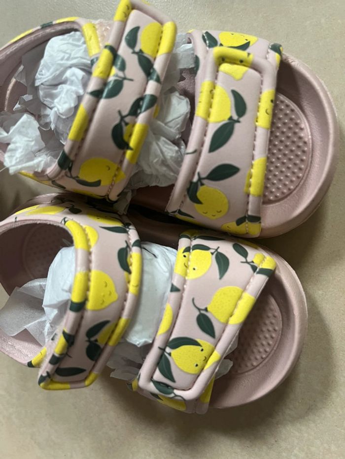 Sandales rose ancien citrons H&M