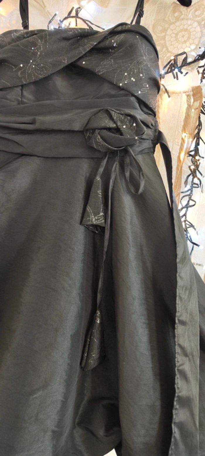 Superbe robe de cérémonie boule noire neuve - photo numéro 3