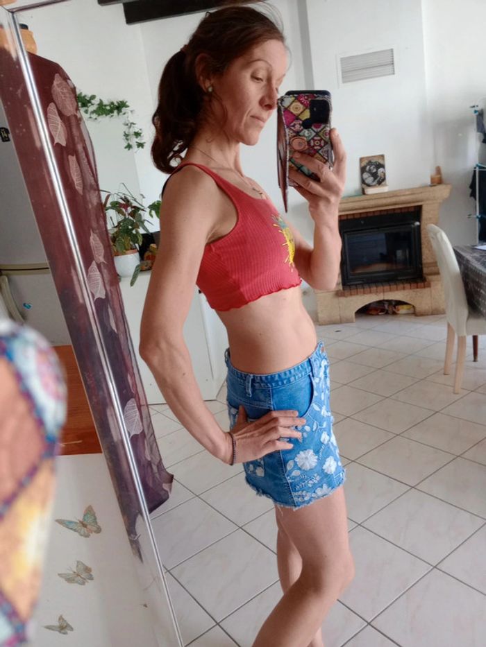 Crop top s rouge avec soleil c 81 - photo numéro 3