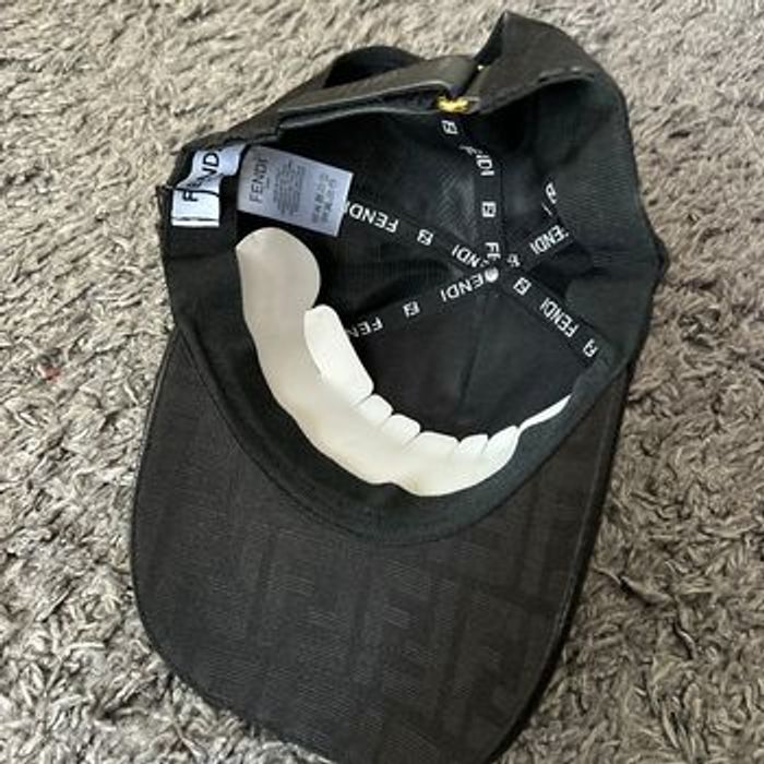 casquette fendi noir - photo numéro 2