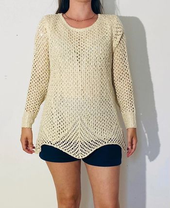 Pull blanc avec lisere dore M
