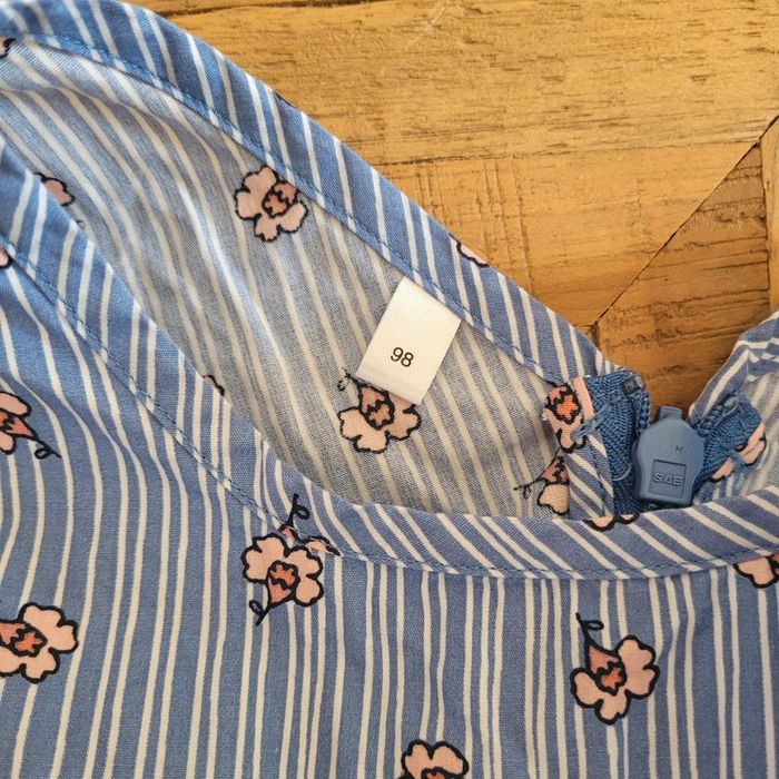 Robe fleurie 3ans - photo numéro 4