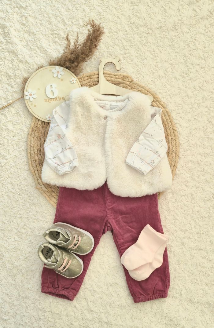 Ensemble pantalon, veste fourrure, tee-shirt 6 mois