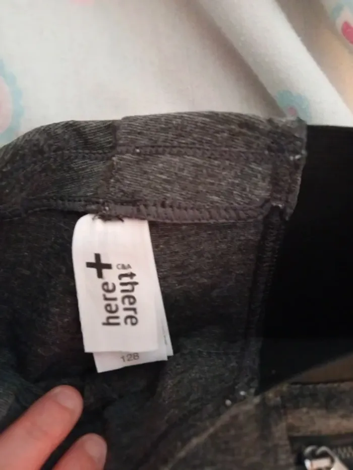 Joli legging gris. C&A. 8 ans - photo numéro 9