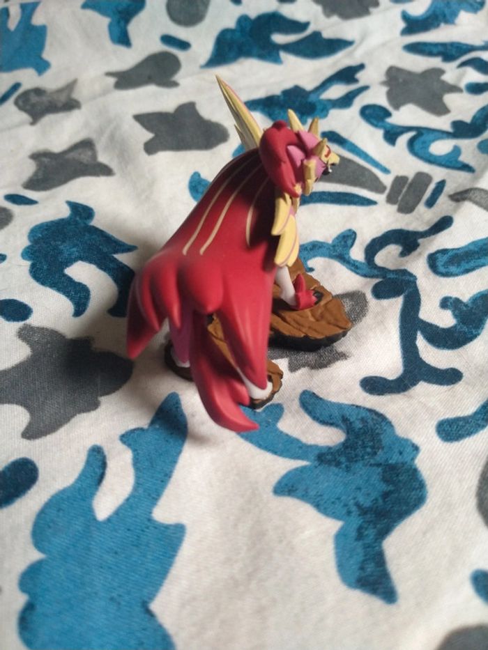 Figurine Pokémon Zamazenta shiny 2023 (neuve) - photo numéro 4