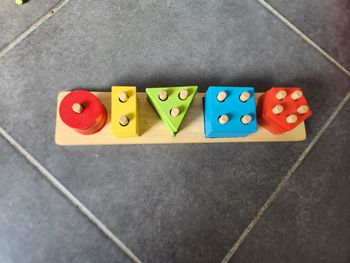 Jeu de formes en bois