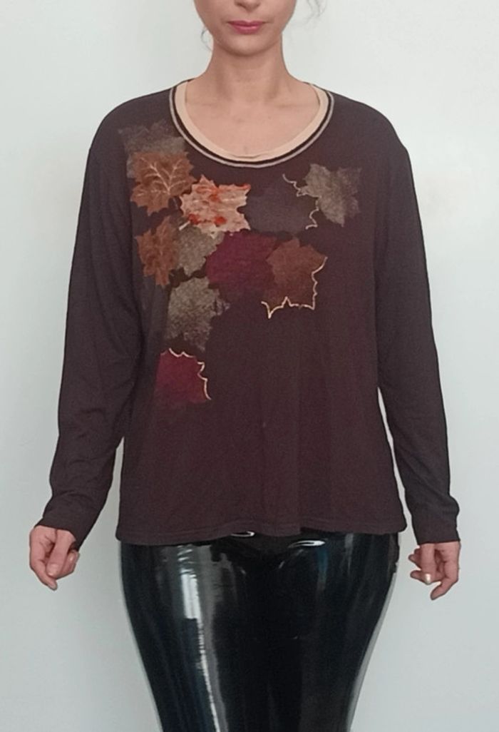Haut manches longues motif feuilles taille 44