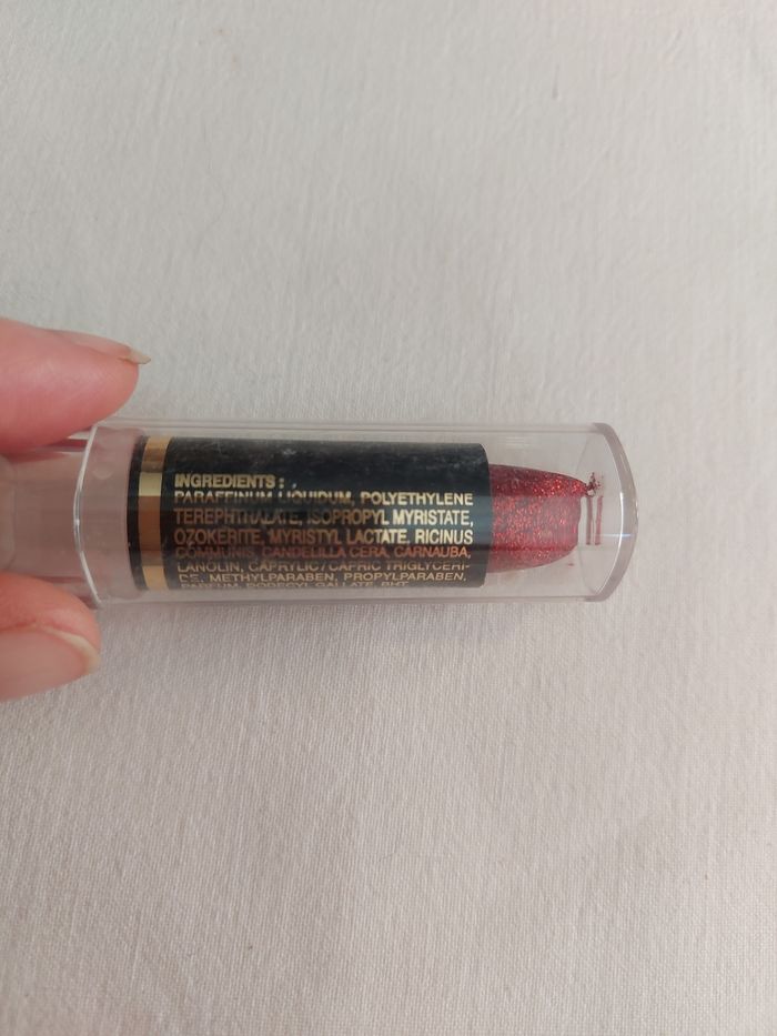 Rouge à lèvres à paillettes - photo numéro 3