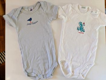 Lot de 2 body Petit Bateau et Benetton 6 mois 67 cm