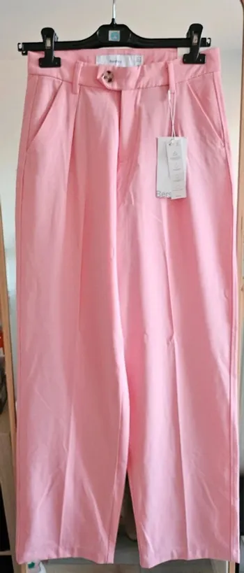 Pantalon large rose bershka taille 36 neuf avec étiquette