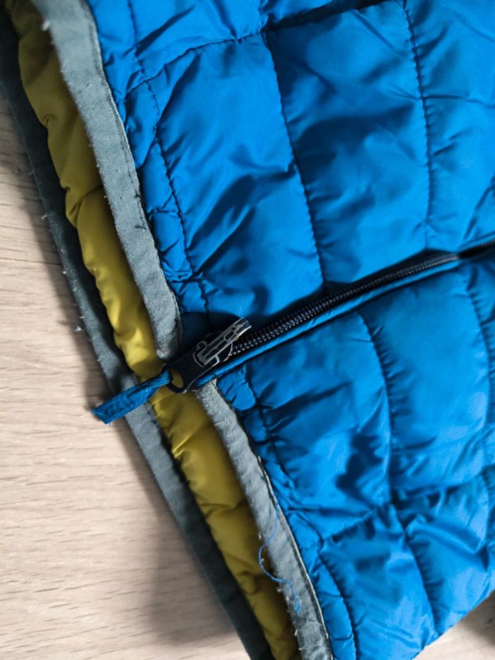 Doudoune bleue à capuche. 4ans Gémo - photo numéro 2