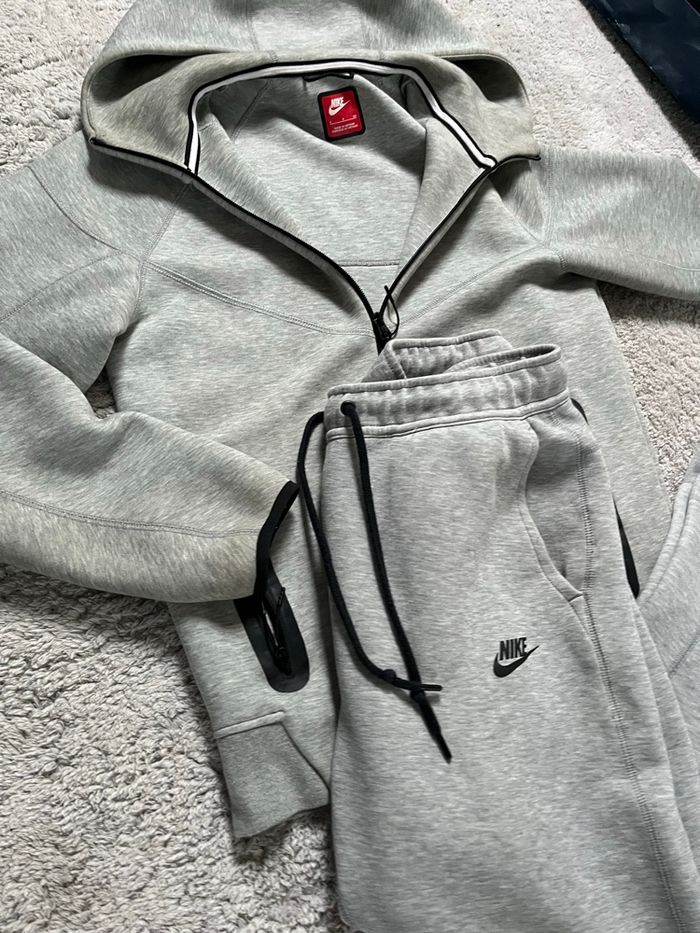 Ensemble Nike tech gris - photo numéro 2