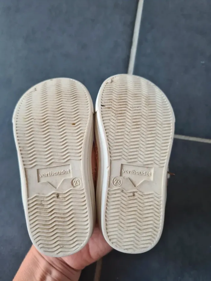 Belles chaussures Vertbaudet Taille 23 - photo numéro 4