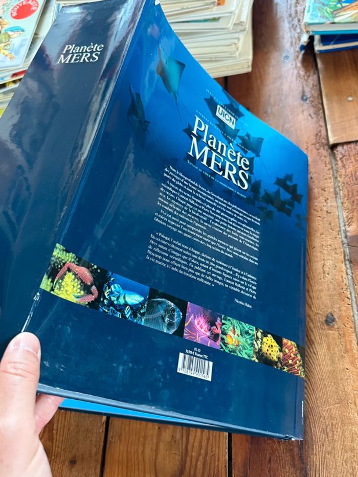 Grand beau livre Planète Mers Nicolas Hulot Laurent Ballesta Pierre Descamp Michel Lafon - photo numéro 15