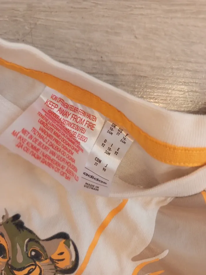 Ensemble roi lion adidas taille 18-24mois neuf - photo numéro 2