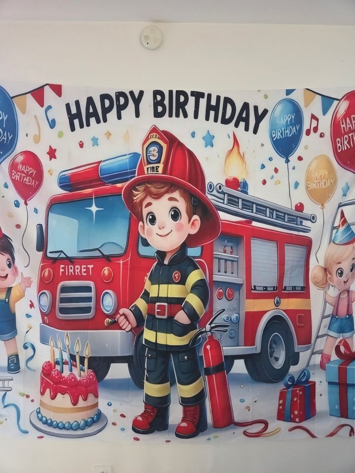 Toile de fond pour fête d'anniversaire de pompier en 2D : 1m80 sur 2m30 - photo numéro 3