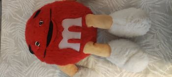 Peluche M&M rouge