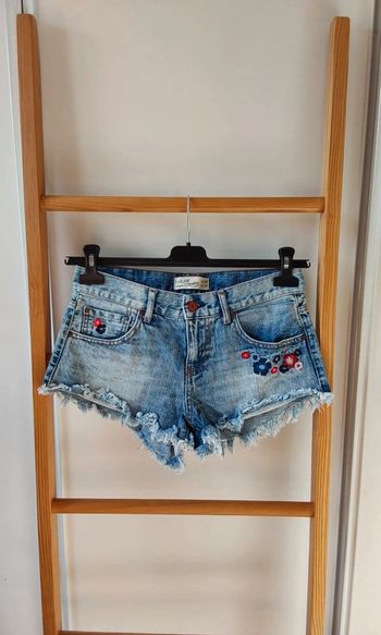 Short en jean brodé fleuri bohème Jennyfer T 36