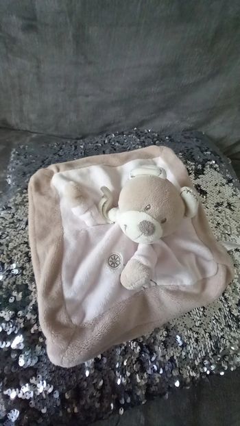 Doudou carré ours avec motifs Nicotoy