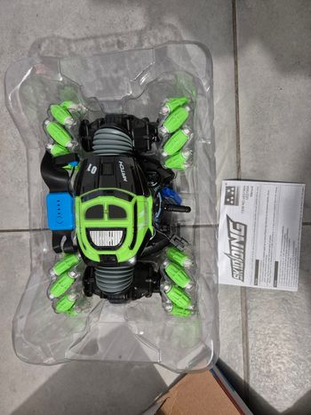 Voiture 4x4 télécommandée Drifting Speedy - Véhicule téléguidé cascades & course pilotage intuitif à la main, Neuf