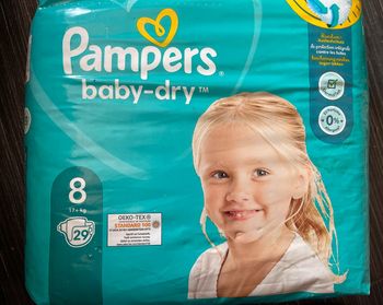 Pampers baby dry taille 8