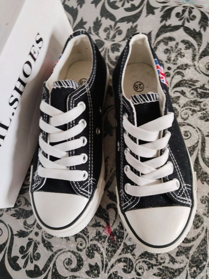Baskets sneakers enfant pointure 28 - photo numéro 3
