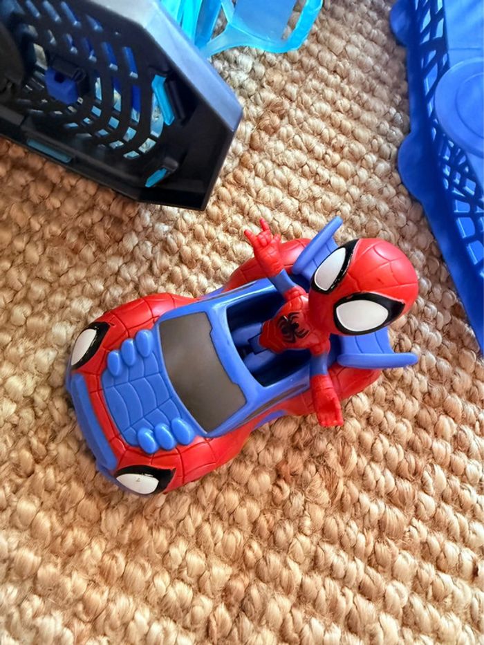 Quartier général de Spidey - photo numéro 2