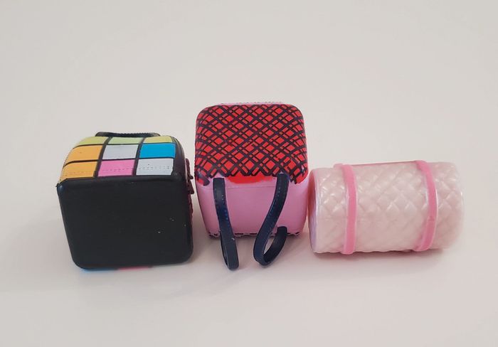 Poupée LOL Accessoires lot de 3 sacs. Sac à Dos, Sac à Mains, Sac de Sport Très Bon état - photo numéro 3