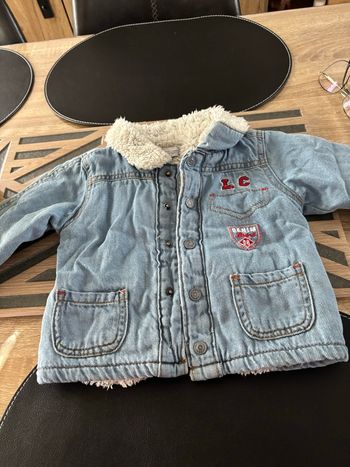 Veste en jean taille 12 mois 