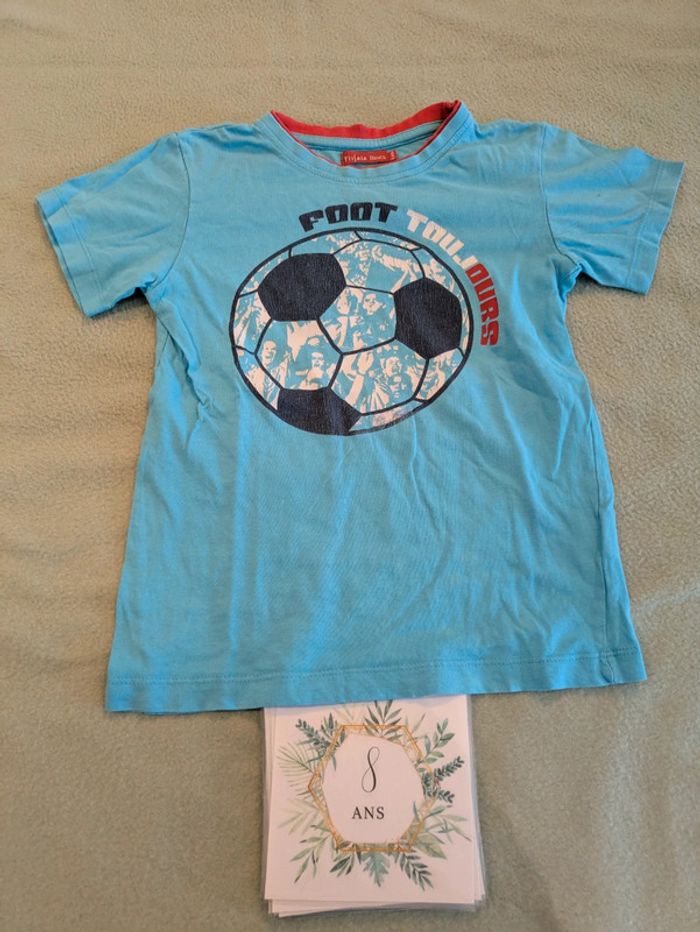 T-shirt bleu ciel 8 ans