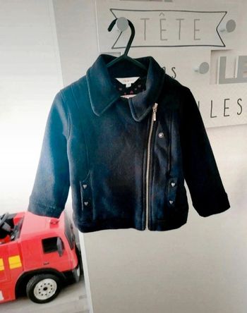 Jolie veste épaisse noire