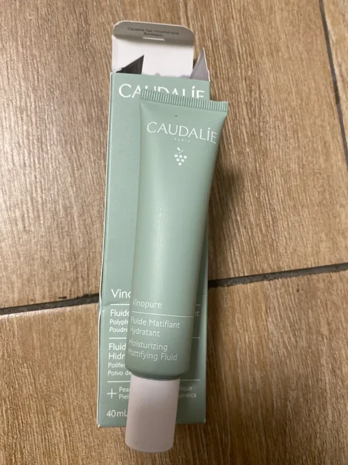 Fluide matifiant hydratant Caudalie - photo numéro 4