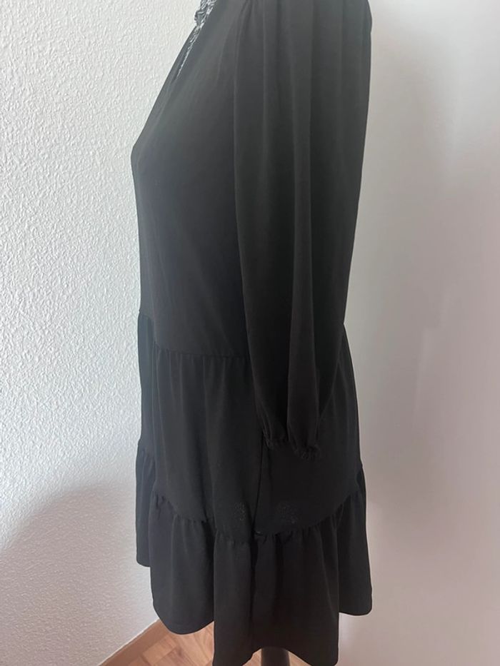 Robe noir - photo numéro 4