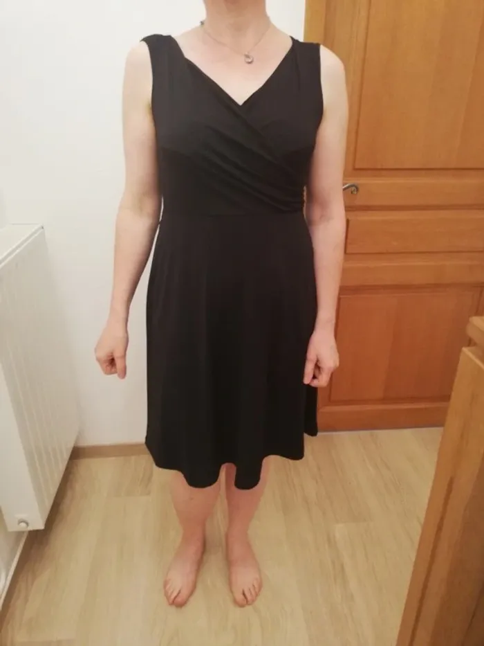 Robe noire neuve jamais portee