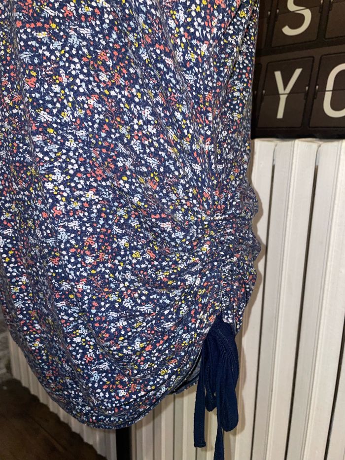 Haut grossesse bleu marine à fleurs - Taille L - Maternité - BE - photo numéro 3