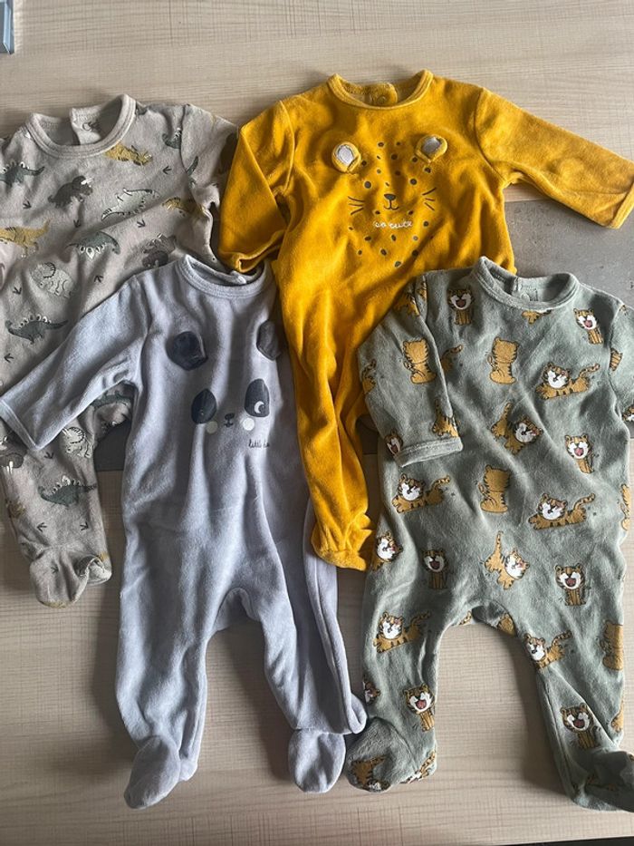 Lot 4 pyjamas velours - photo numéro 2