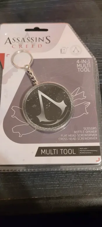 Porte clé multi tool assassin's creed