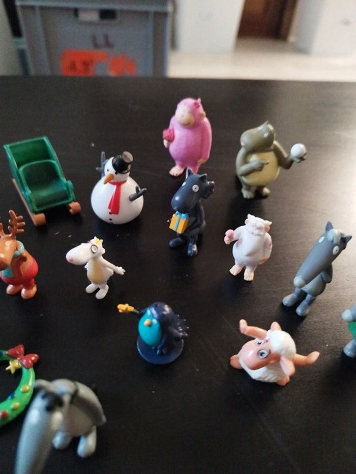 Lot 20 figurines Loup noël - photo numéro 3
