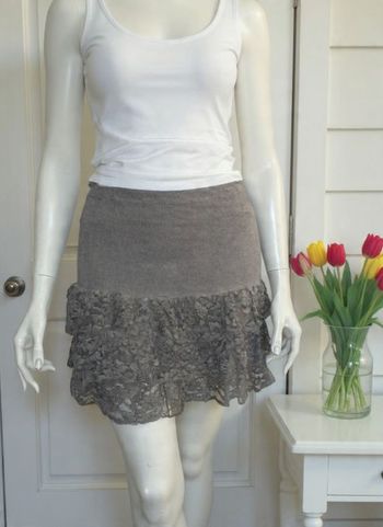 petite jupe volants dentelle neuve étiquette taille 36 / 38 JL Mode saint honoré