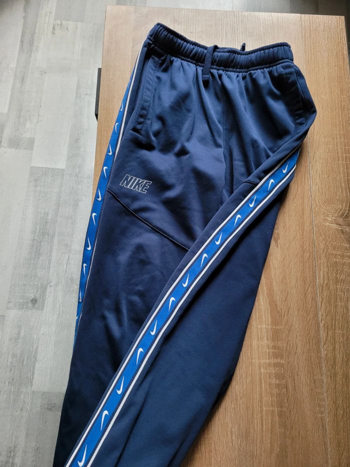 🔥 Ensemble Nike 🔥 Taille 147/158 - photo numéro 6