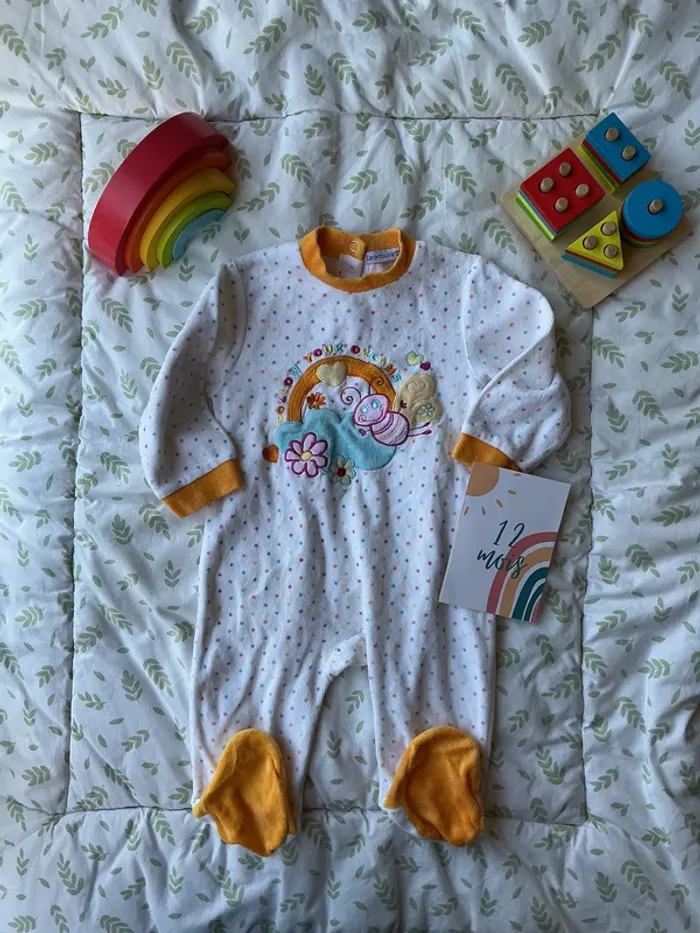 pyjama grenouillère en velours blanc à pois multicolore caramouille 12 mois