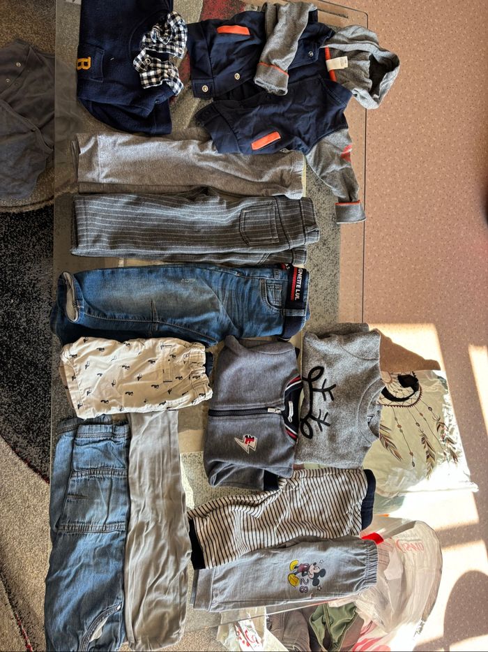 Lot pantalons / pulls 18 mois