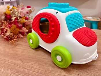 Voiture sensorielle Clémentoni